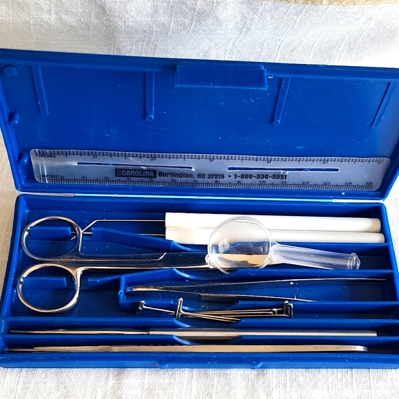 Biology Dissection Kit - Picture 1 of 4